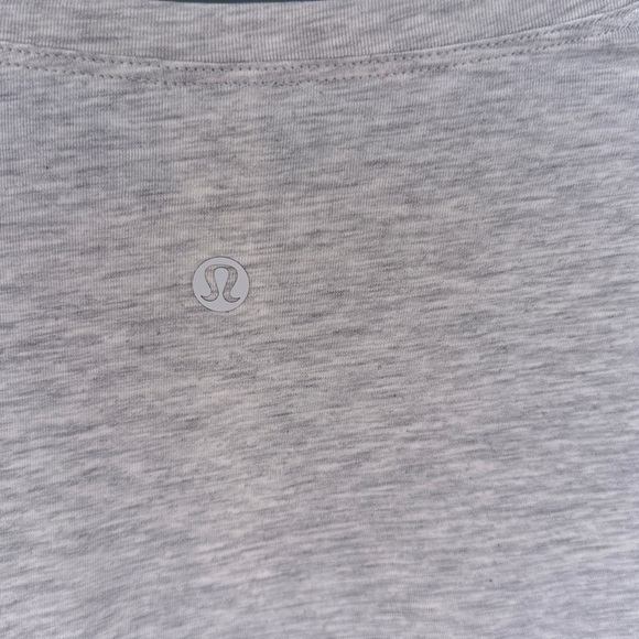 Lululemon Cates Tee - Picture 3 of 5
